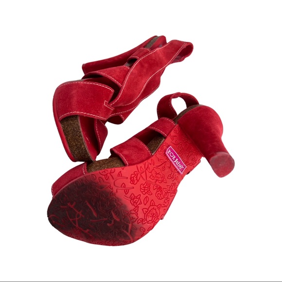 Betseyville Betsy Johnson red suede platforms 7.5 - Picture 4 of 5